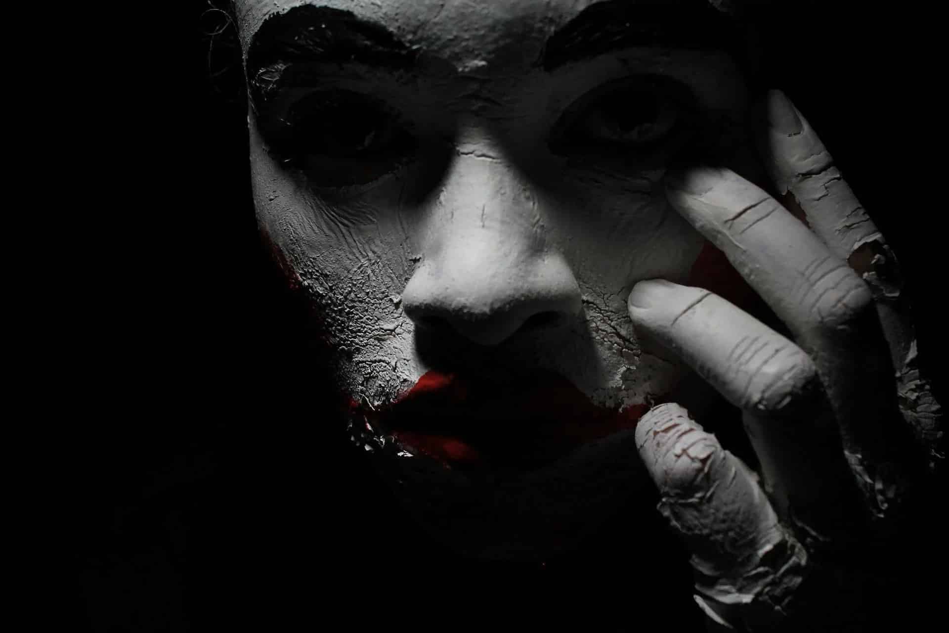 ما هي الصفات الشيطانية للانسان ؟